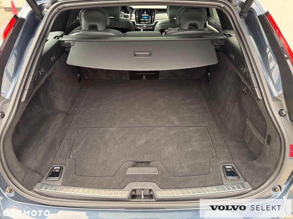 Volvo V90 Cross Country - 28