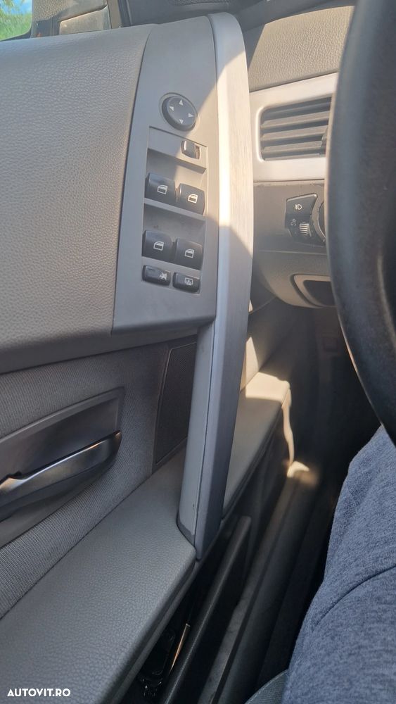 BMW Seria 5 520i - 14