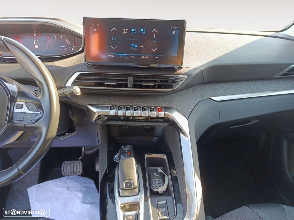 Peugeot 3008 1.5 BlueHDi Allure EAT8 - 11