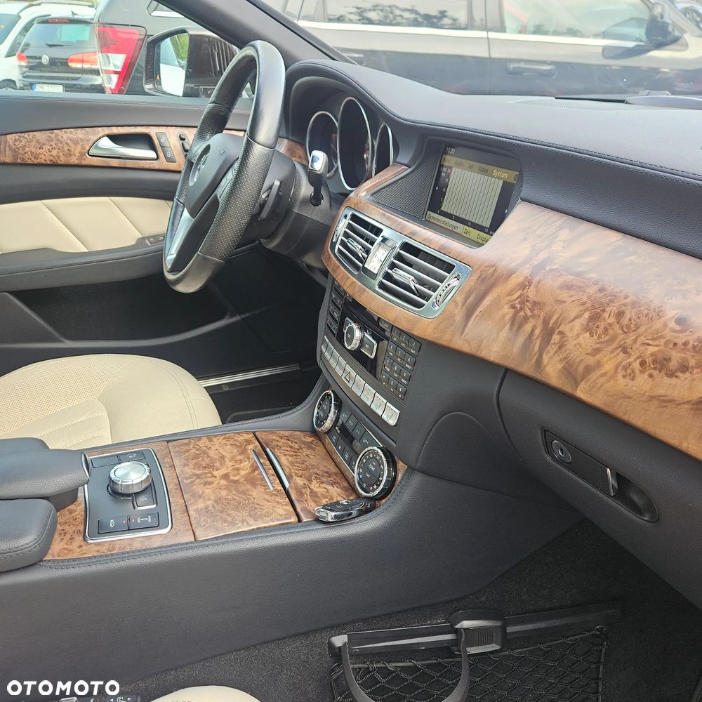 Mercedes-Benz CLS 350 BlueEff - 28