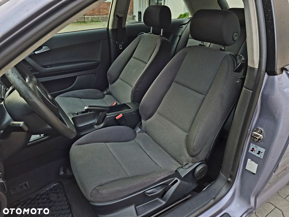 Audi A3 3-drzwiowe 1.6 Ambition - 10