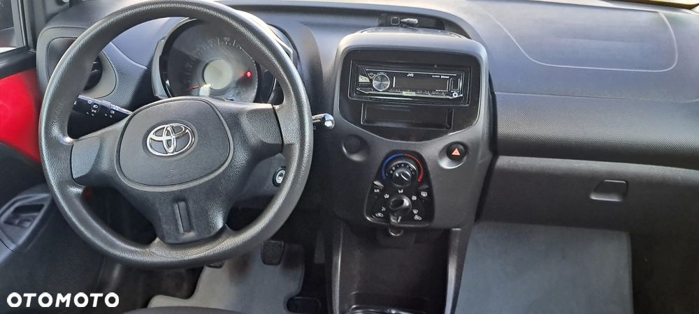 Toyota Aygo x-play Eco - 11