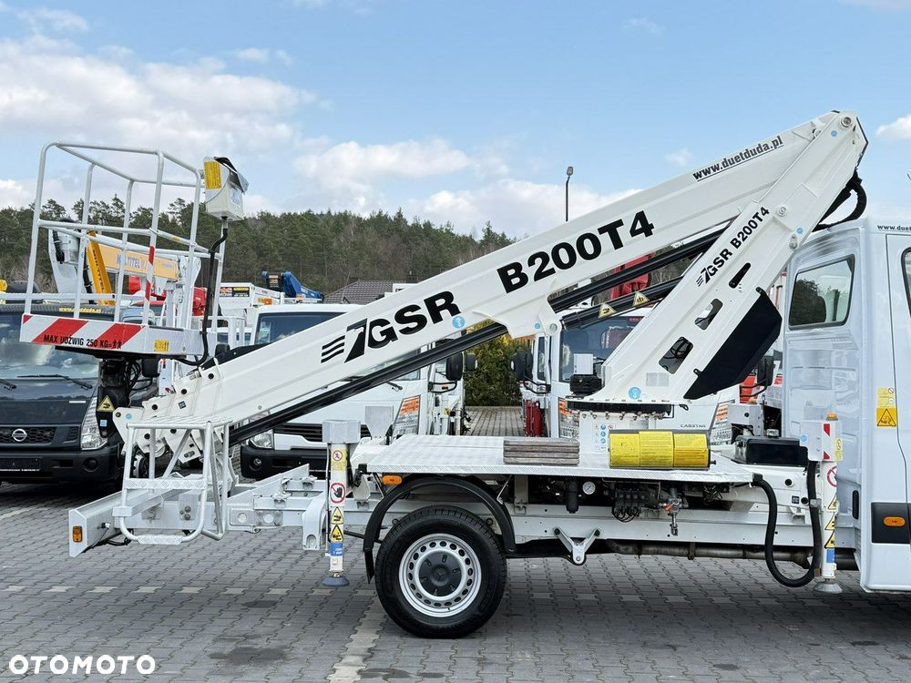 Mercedes-Benz Sprinter - 12