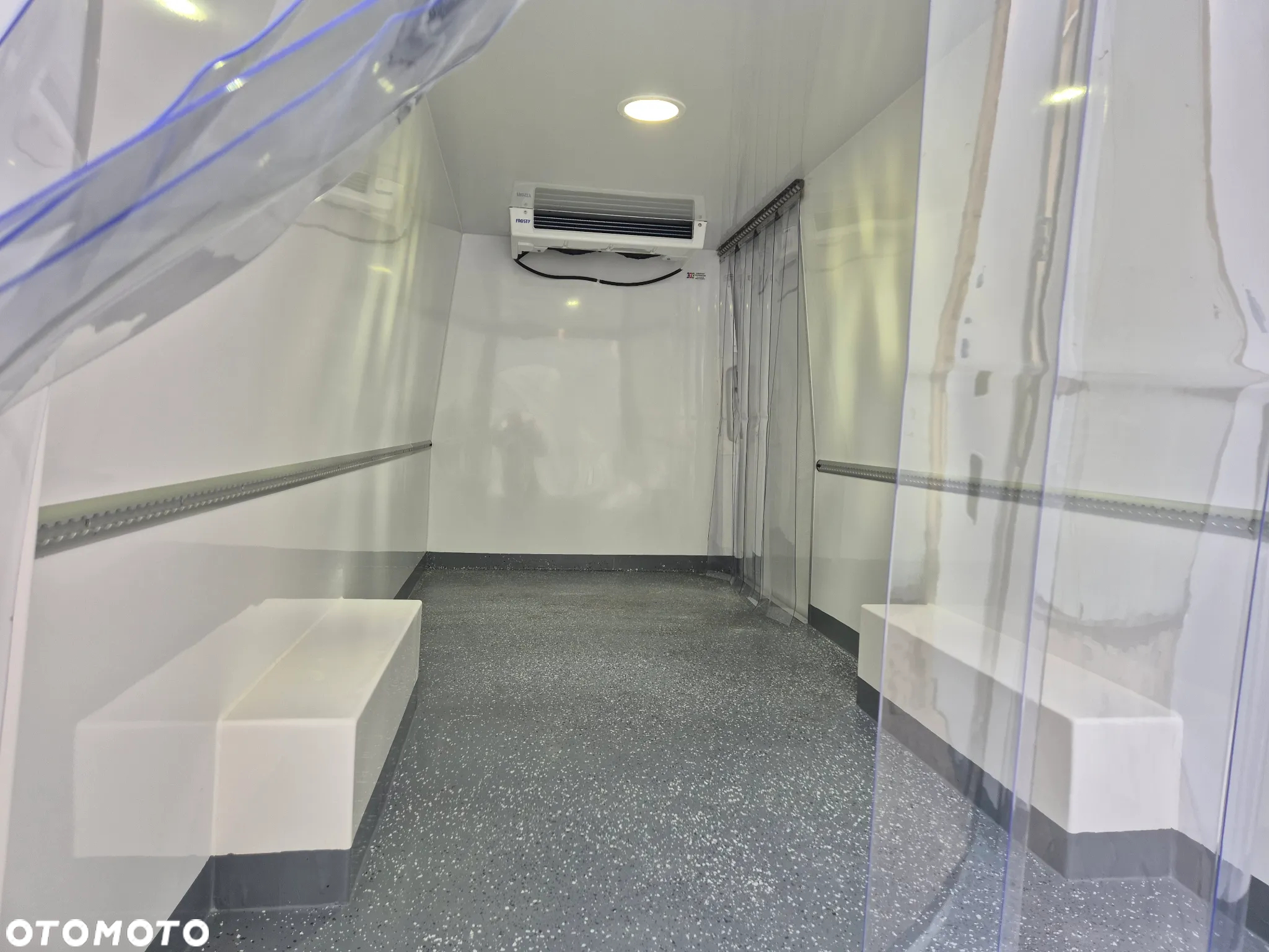 Mercedes-Benz Sprinter - 4