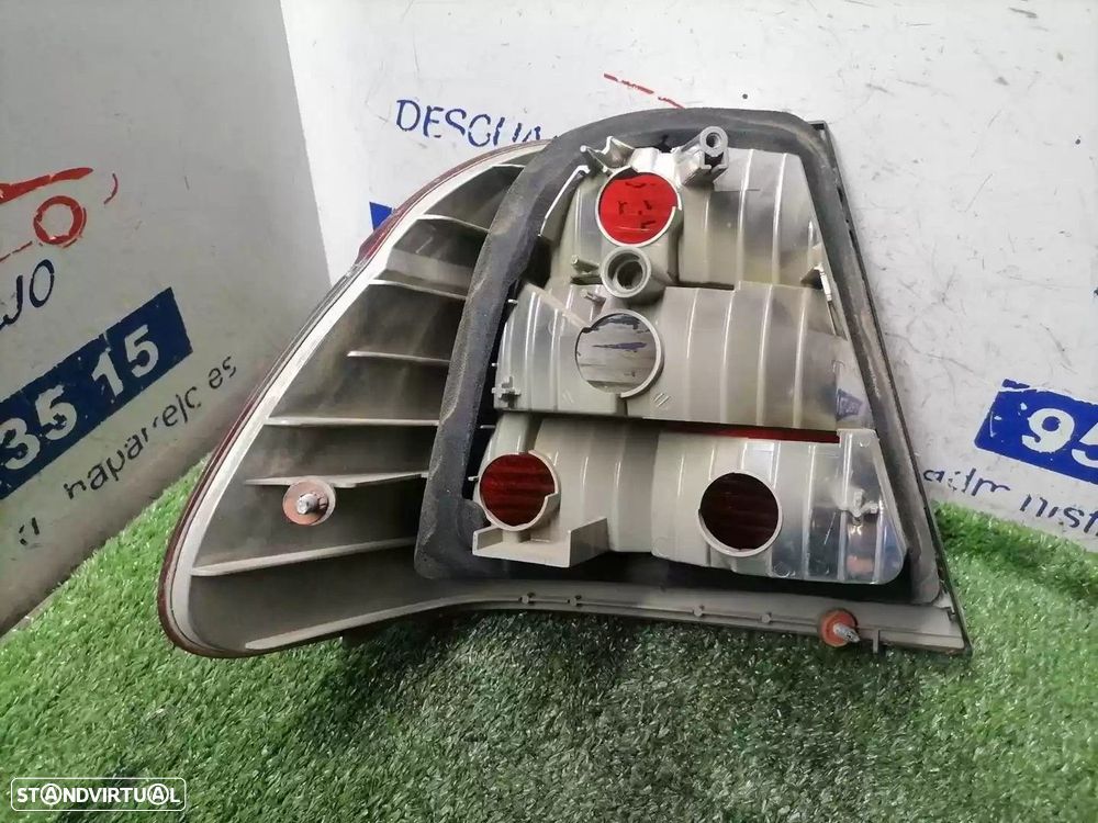 FAROLIM TRASEIRO DIREITO BMW 3 2004 - - 2