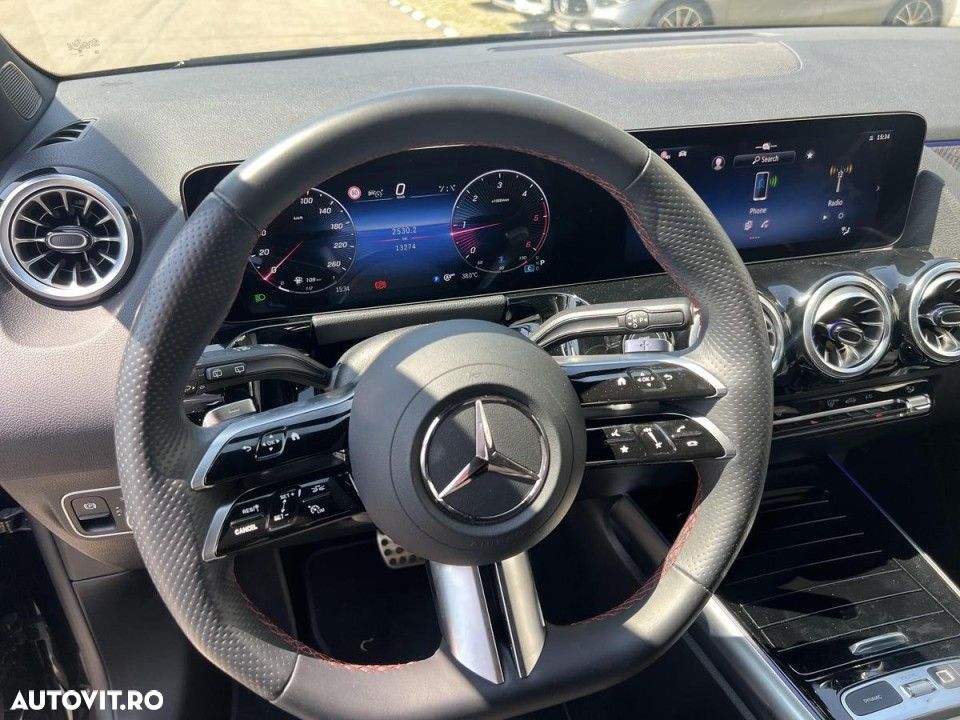 Mercedes-Benz GLA - 10