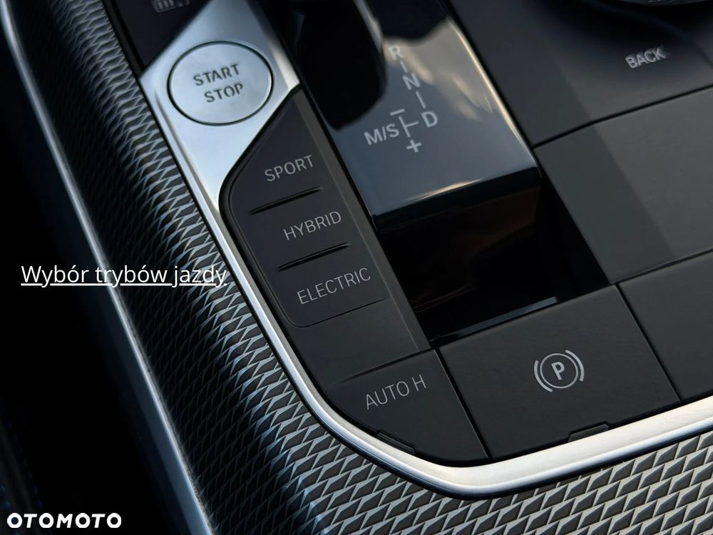 BMW Seria 3 320e M Sport - 31