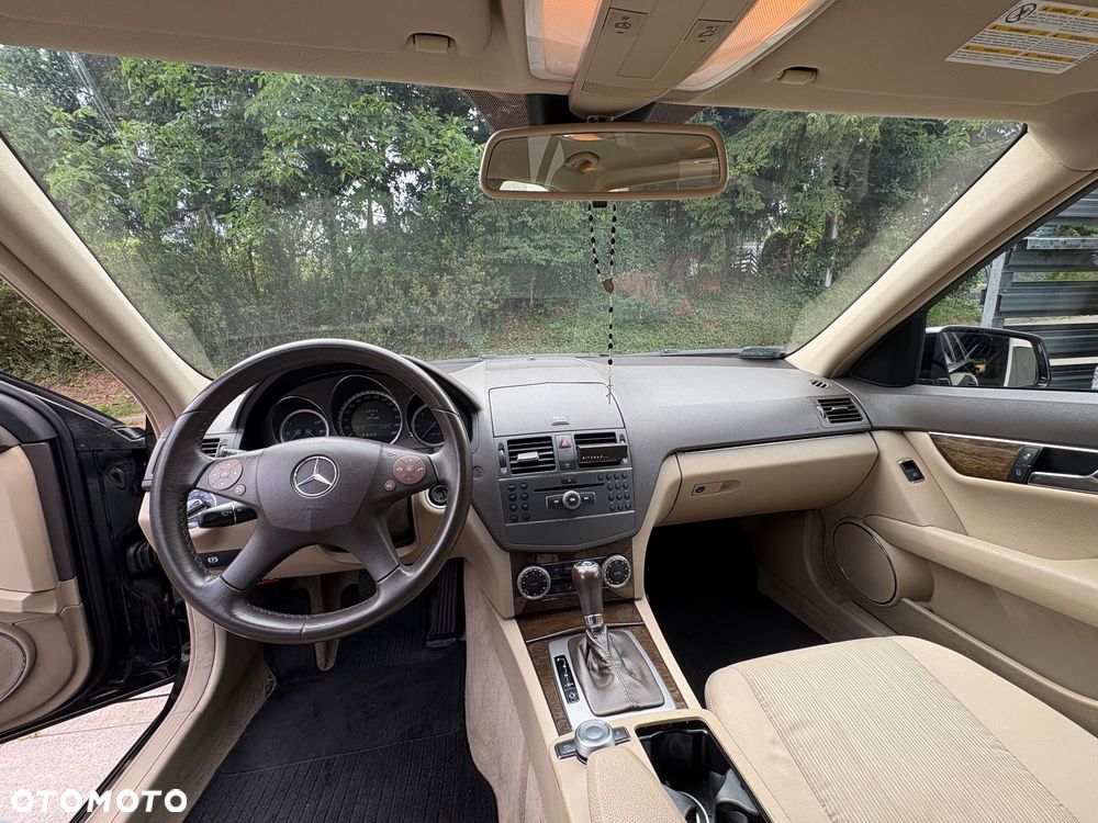 Mercedes-Benz Klasa C 220 CDI DPF Automatik BlueEFFICIENCY Elegance - 9