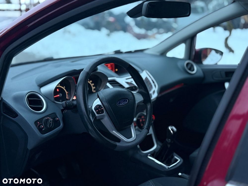 Ford Fiesta - 23
