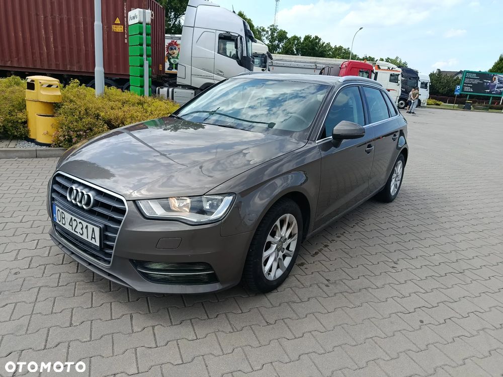 Audi A3 Sportback 1.6 TDI Ambiente - 11