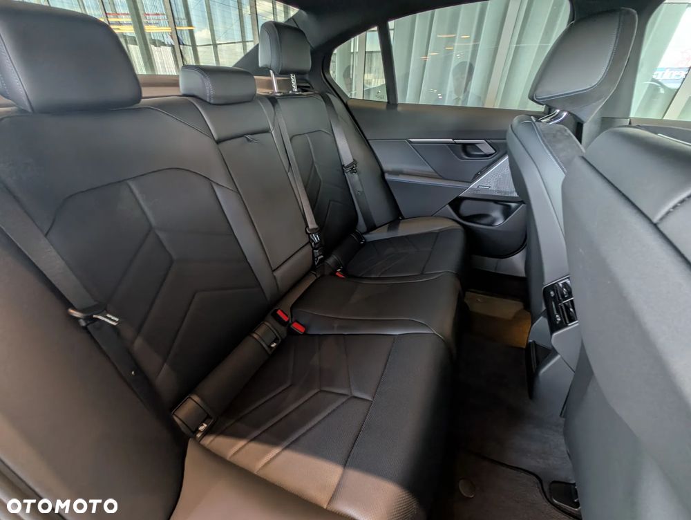 BMW Seria 5 520d mHEV - 17