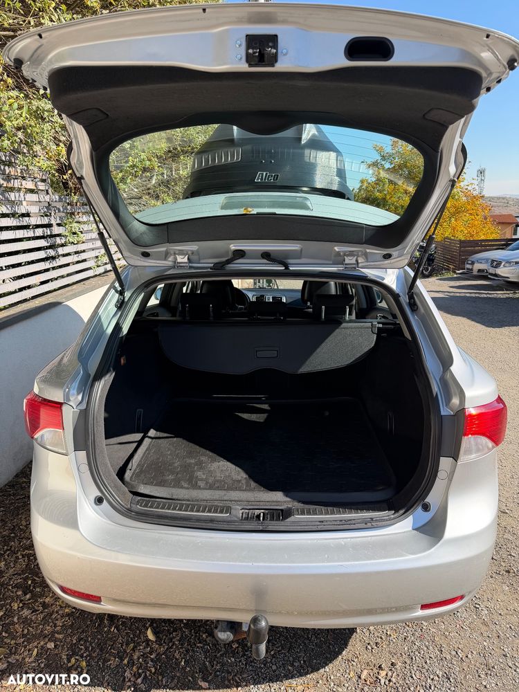 Toyota Avensis 2.0 D-4D Executive - 16