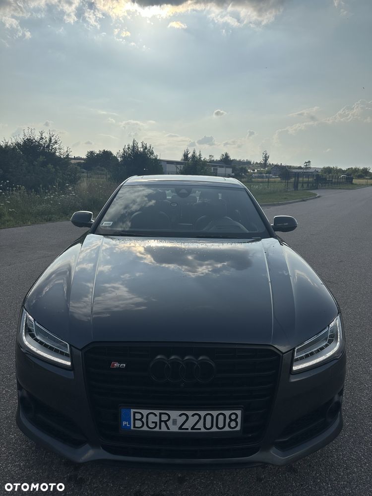 Audi S8 - 4