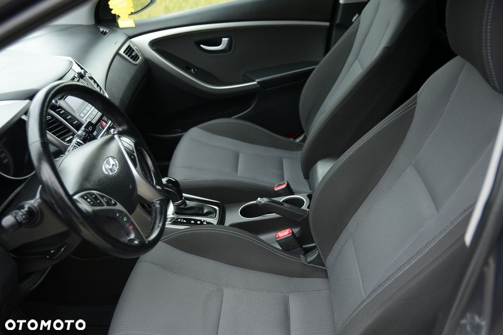 Hyundai i30 blue 1.6 GDI DCT Premium - 17