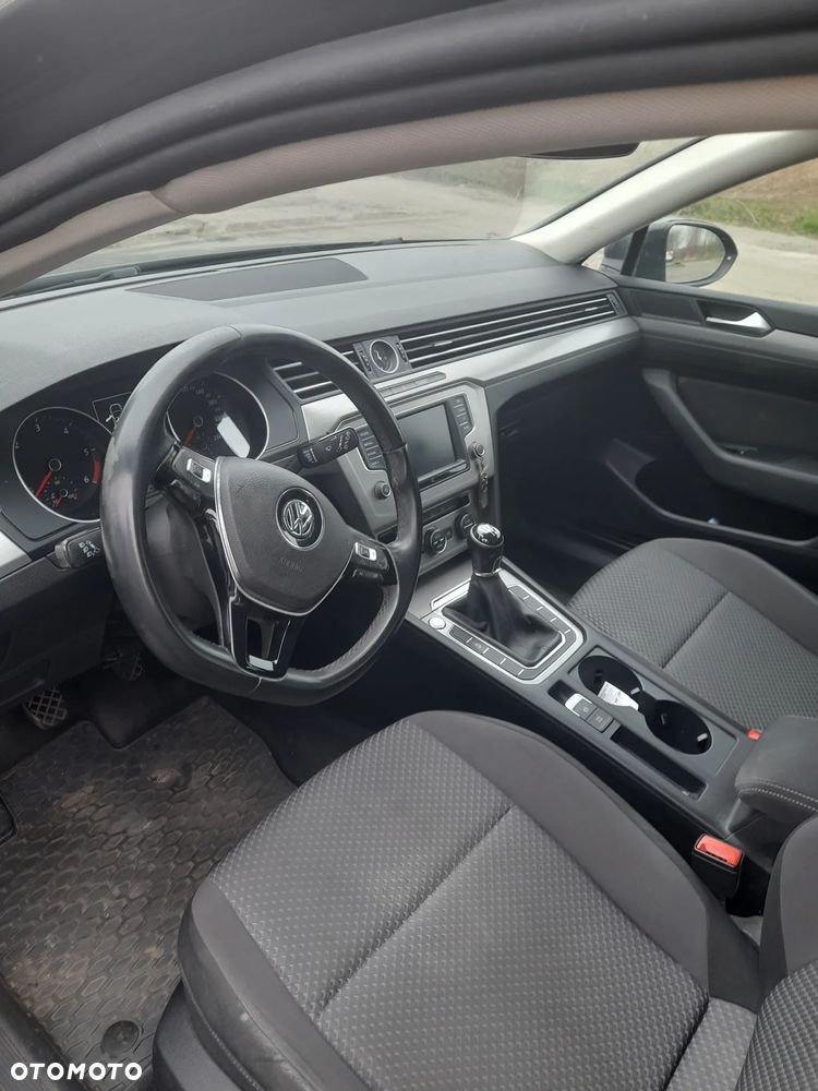 Volkswagen Passat 1.6 TDI BMT Comfortline - 4