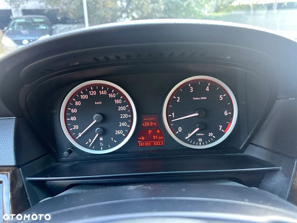 BMW Seria 5 540i - 7
