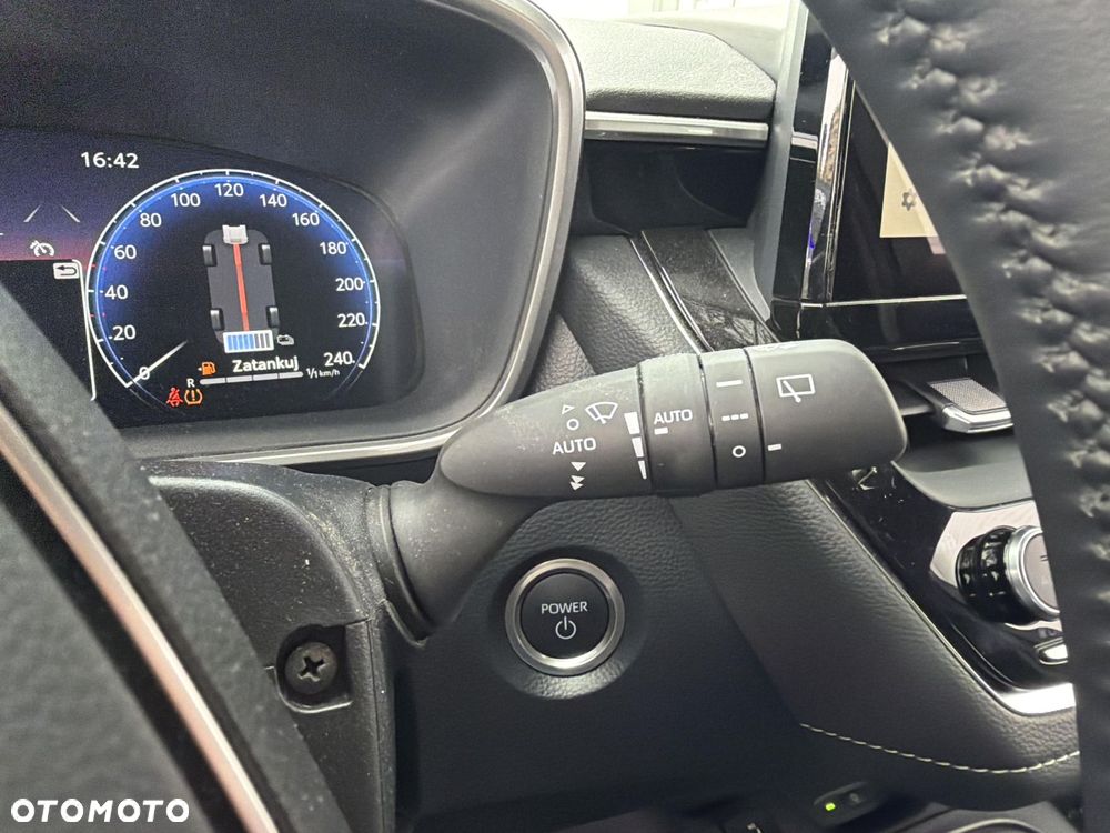 Toyota Corolla 1.8 Hybrid Comfort - 17