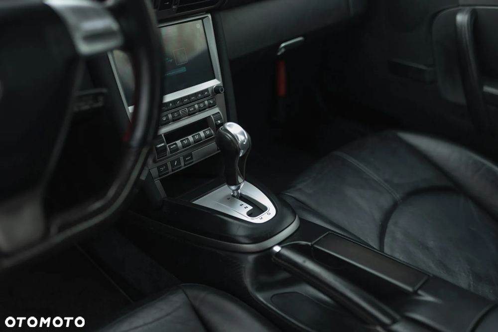 Porsche 911 Carrera Tiptronic S - 22