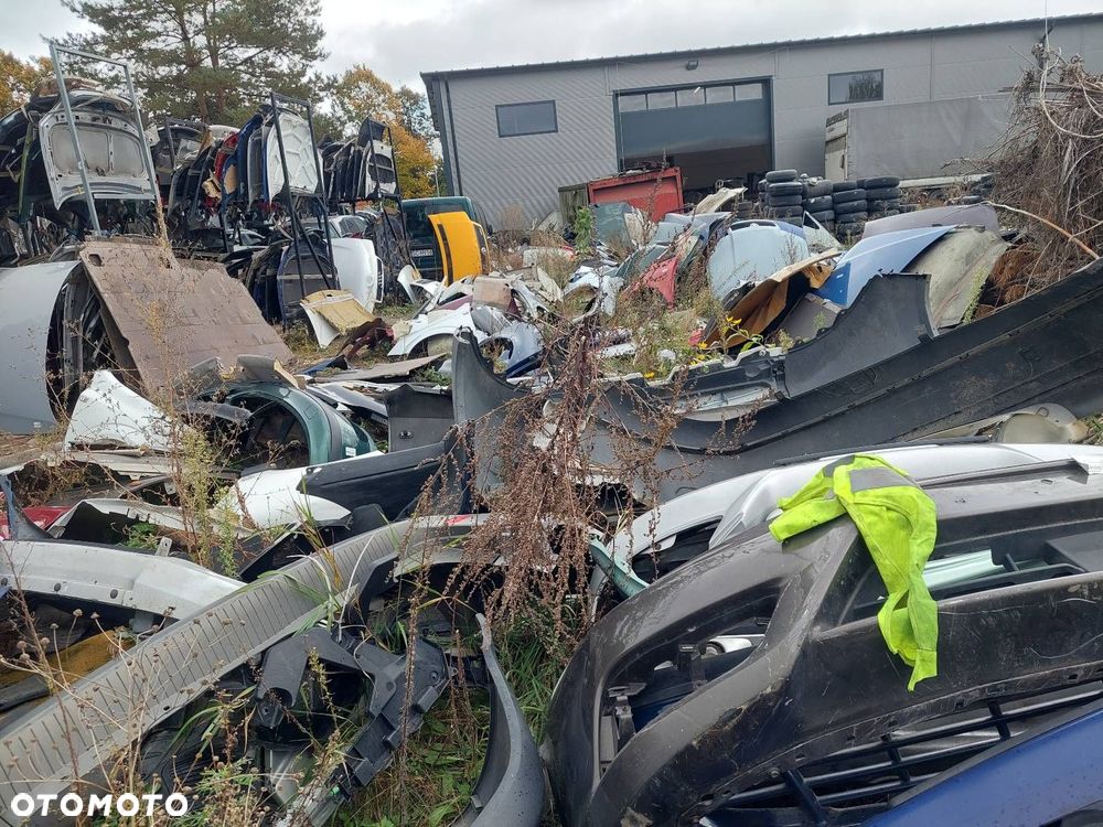 ZDERZAK DO NAPRAWY NISSAN PULSAR C13 - 8