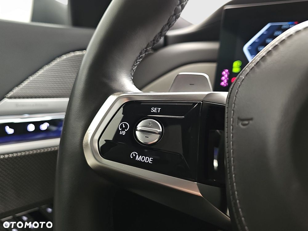 BMW Seria 7 750e PHEV xDrive M Sport sport - 32