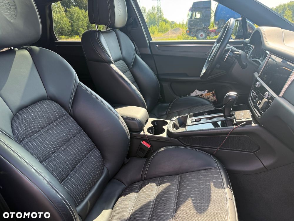 Porsche Macan T - 17