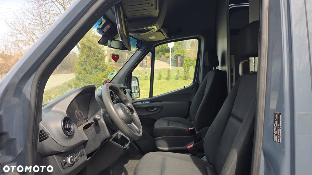Mercedes-Benz eSprinter - 12