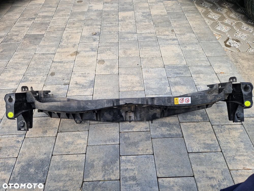 Pas przedni górny Yaris Cross - 1