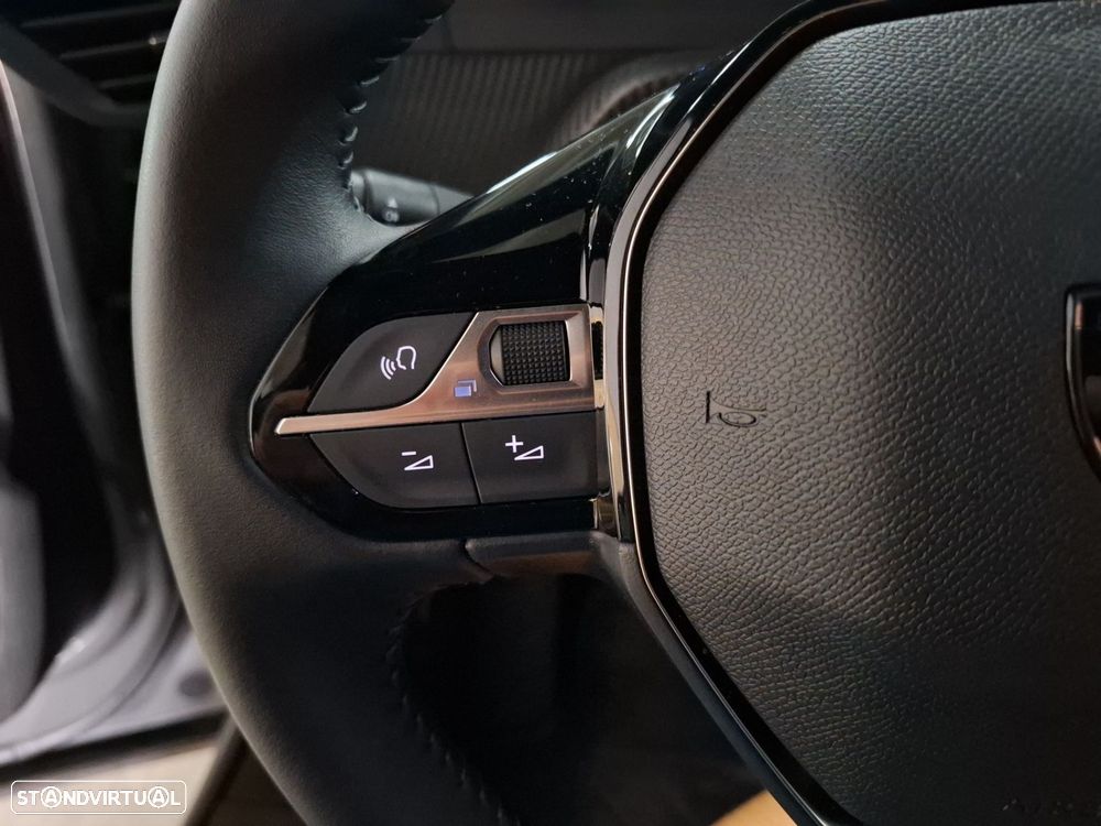 Peugeot 2008 1.2 PureTech Allure - 15