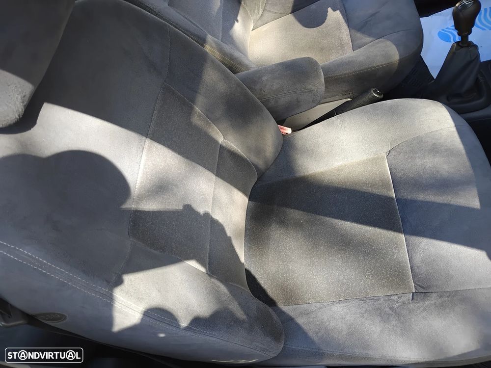 Renault Mégane 1.4 16V Dynamique - 11