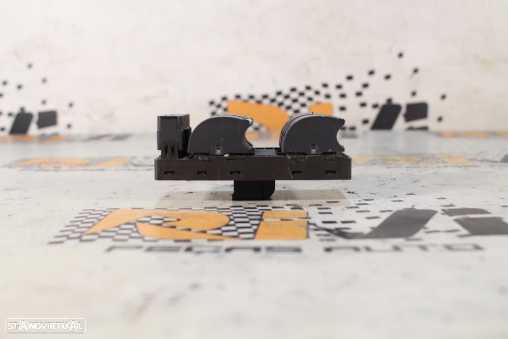 Botões / Comandos / Interruptorres Dos Vidros Audi A4 (8Ec, B7)  8E095 - 4