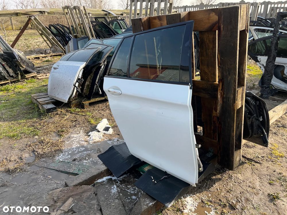 BMW F10 F11 DRZWI PRAWY TYŁ KOLOR A300 - 2
