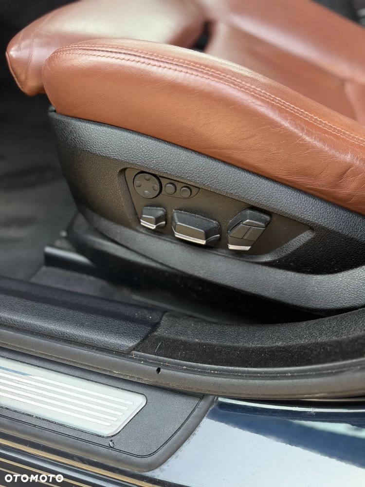 BMW Seria 5 530d xDrive - 14