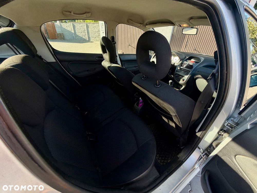 Peugeot 206 - 12