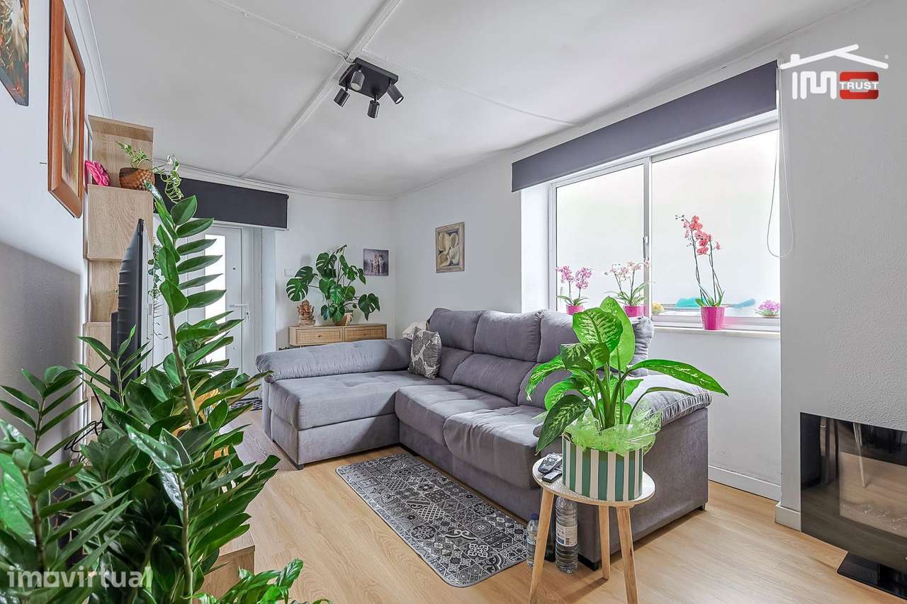 Fantástica Moradia T2 com Terraço e Quintal - Samouco - Grande imagem: 2/25