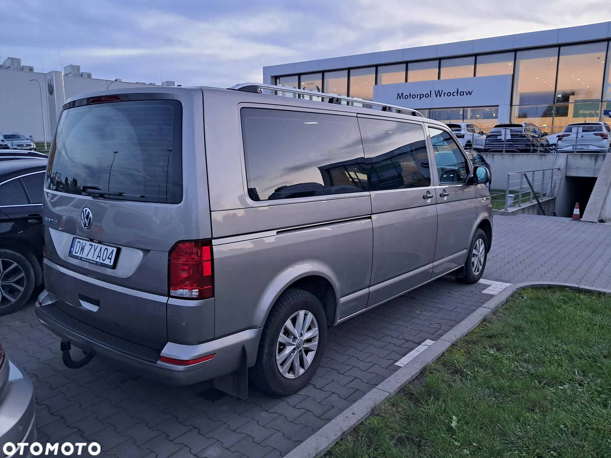 Volkswagen Caravelle - 3