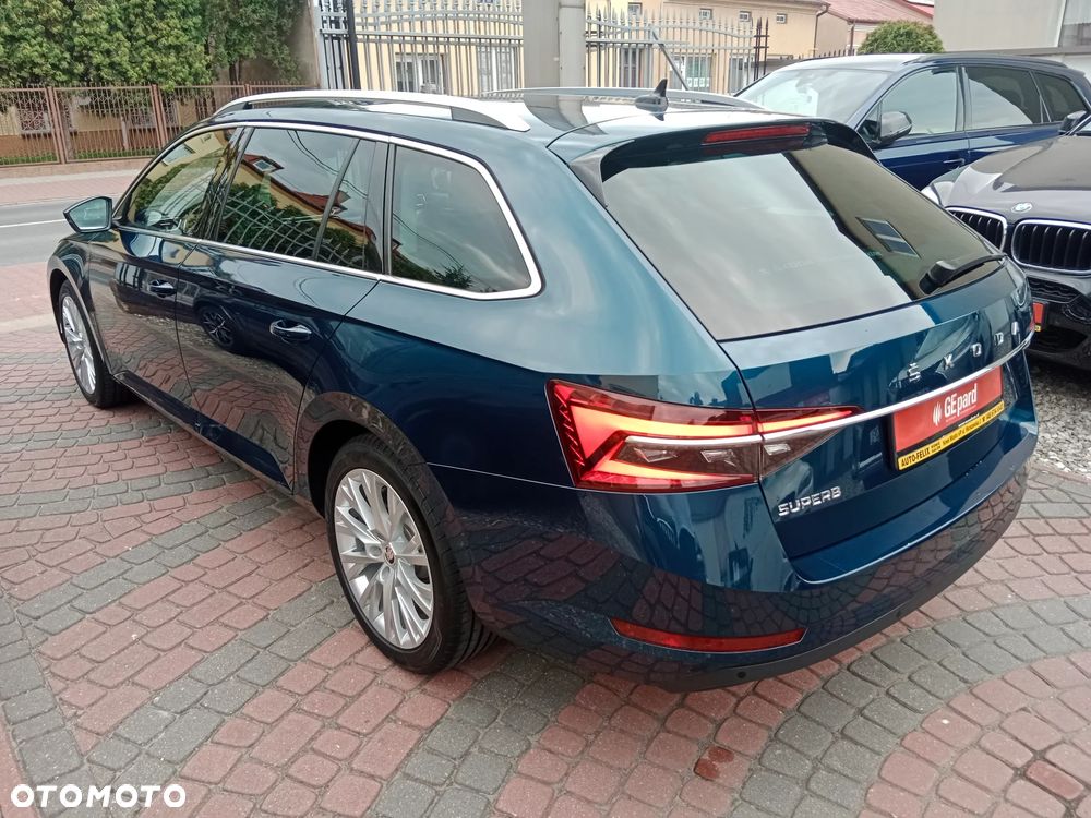 Skoda Superb 2.0 TDI SCR Style DSG - 4