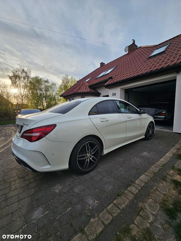 Mercedes-Benz CLA 220 4-Matic - 2