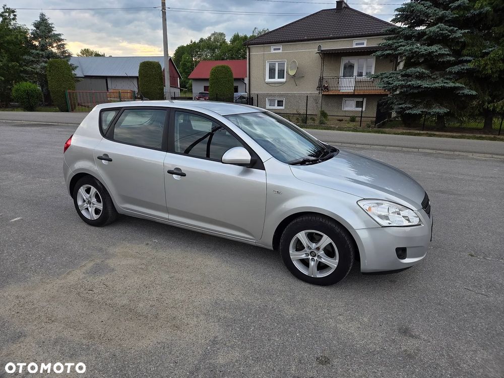 Kia Ceed 1.6 Comfort + - 1