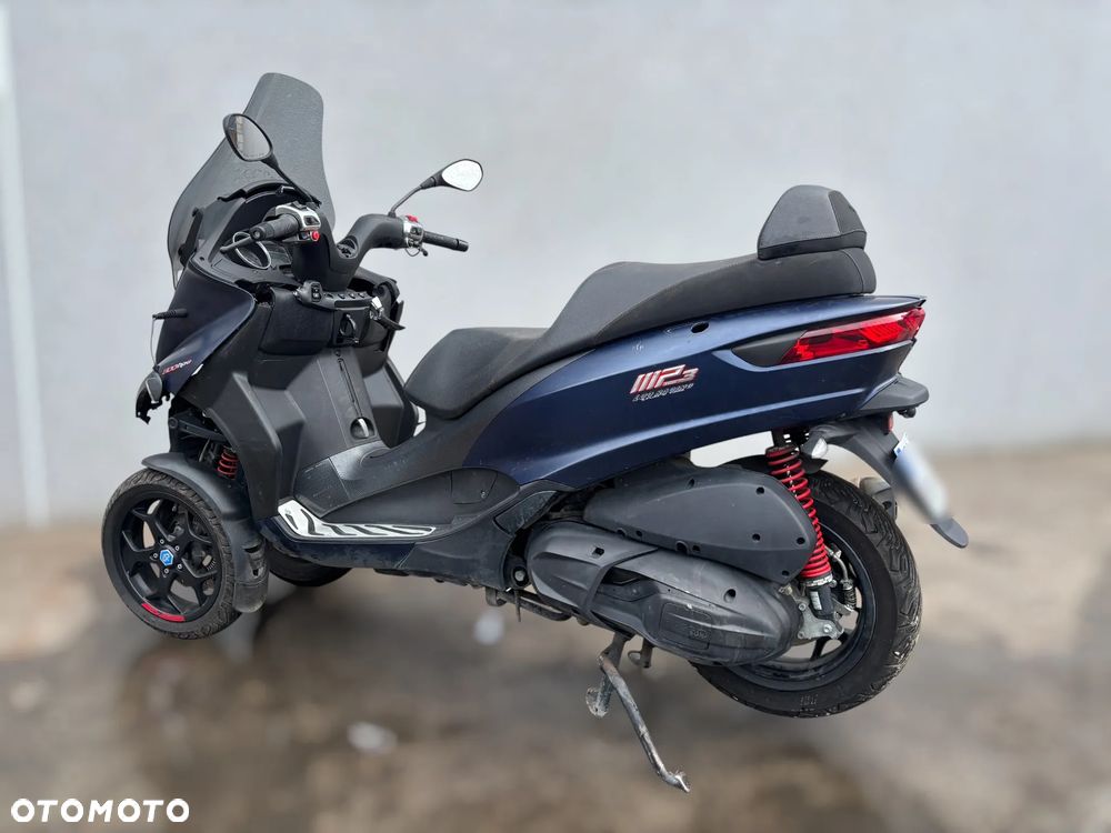 Piaggio MP-3 - 4