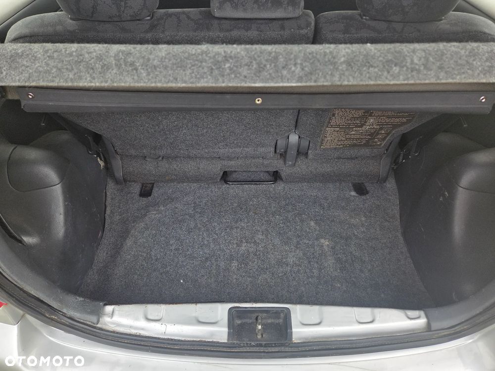 Toyota Yaris 1.0 Base - 6