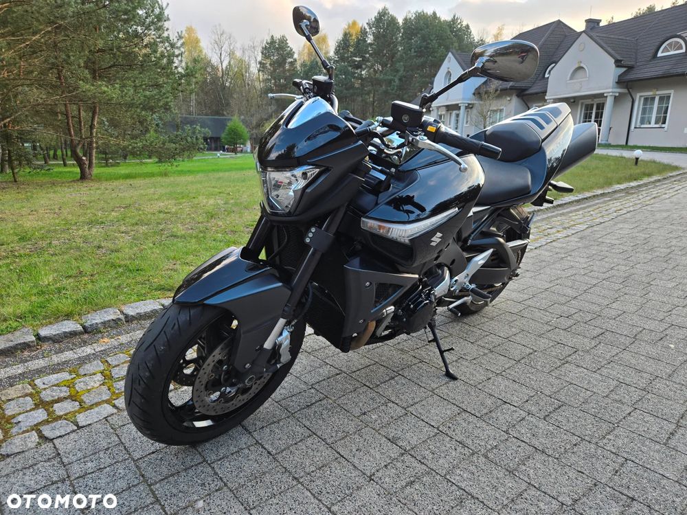Suzuki GSX - 11