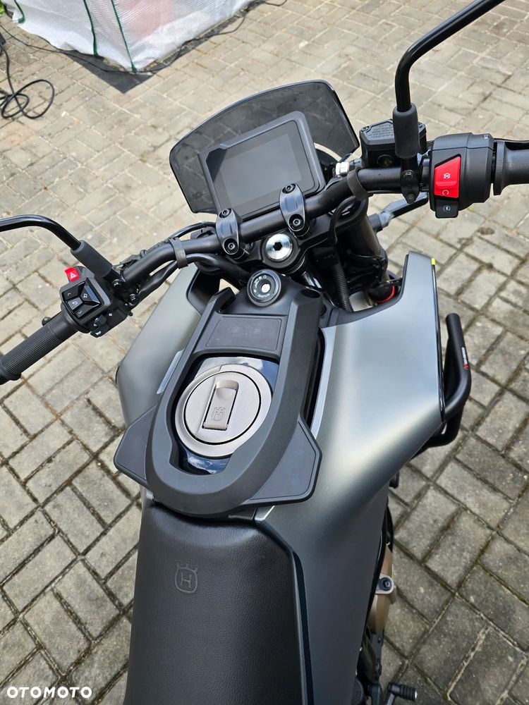 Husqvarna Svartpilen - 12