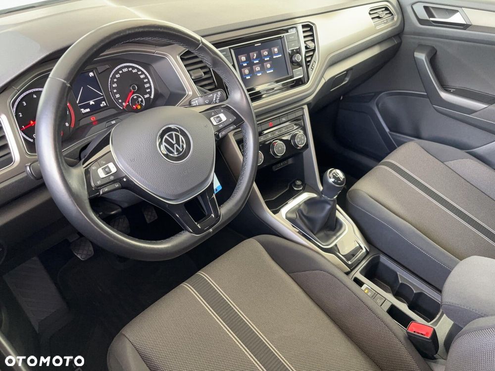Volkswagen T-Roc - 13