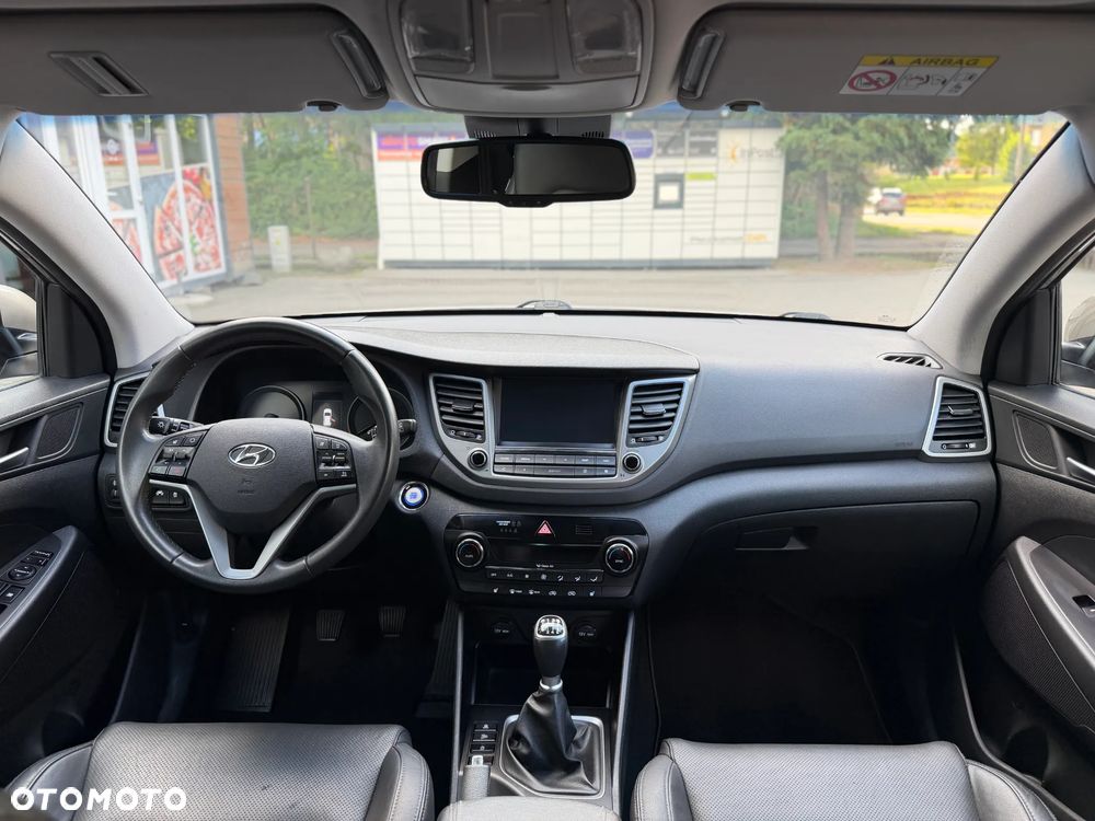 Hyundai Tucson 1.7 CRDI BlueDrive TourdePologne 2WD - 27