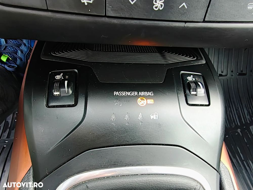 Toyota Avensis 2.0 D-4D Executive Terracotta - 24