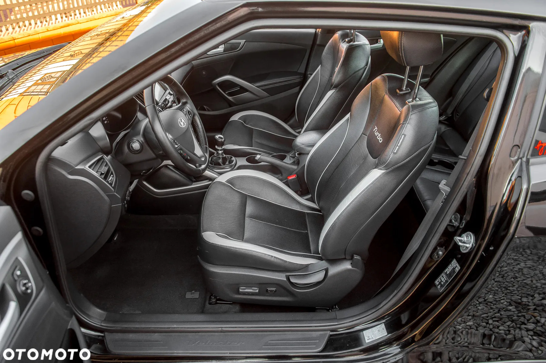 Hyundai Veloster 1.6 Turbo Premium - 17
