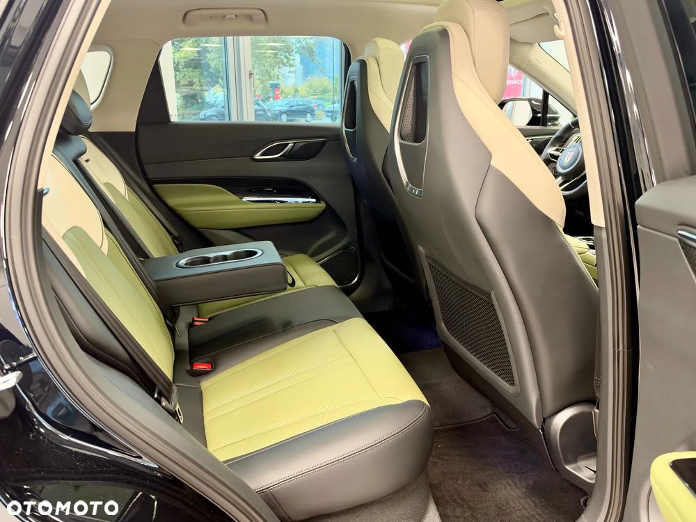 Hongqi HS3 2.0T AWD - 7