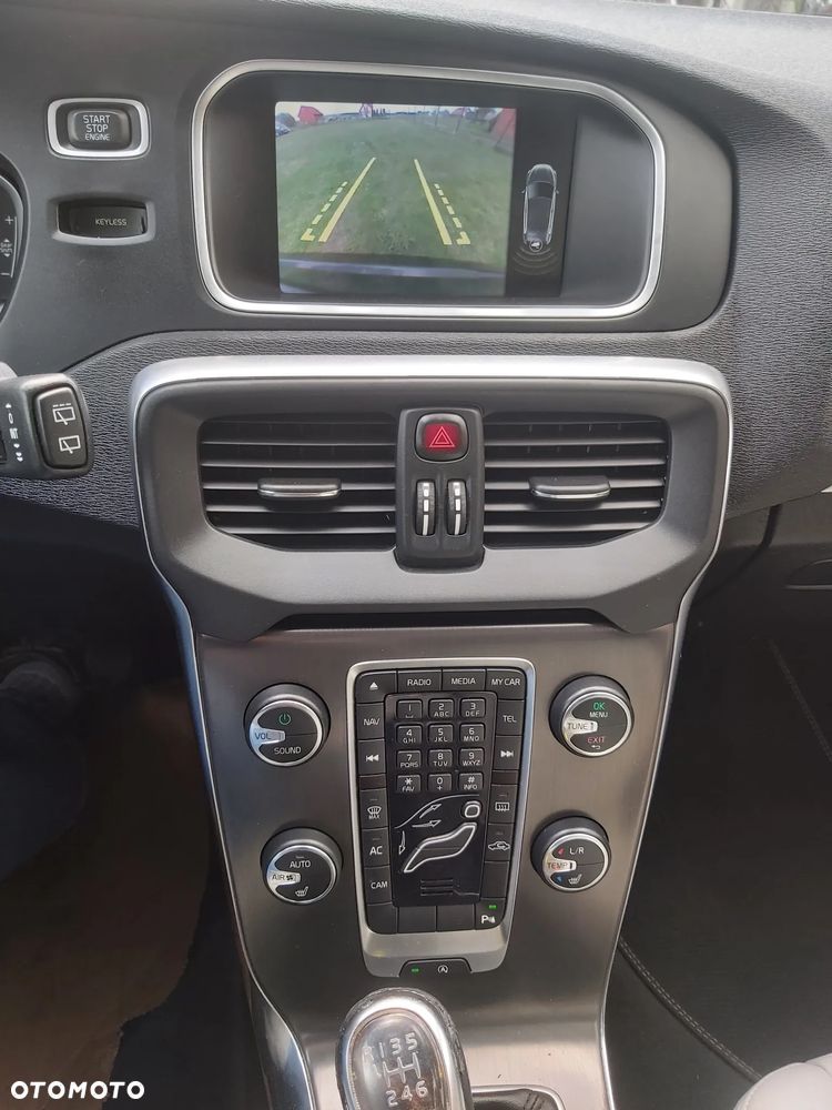 Volvo V40 D2 Summum - 29