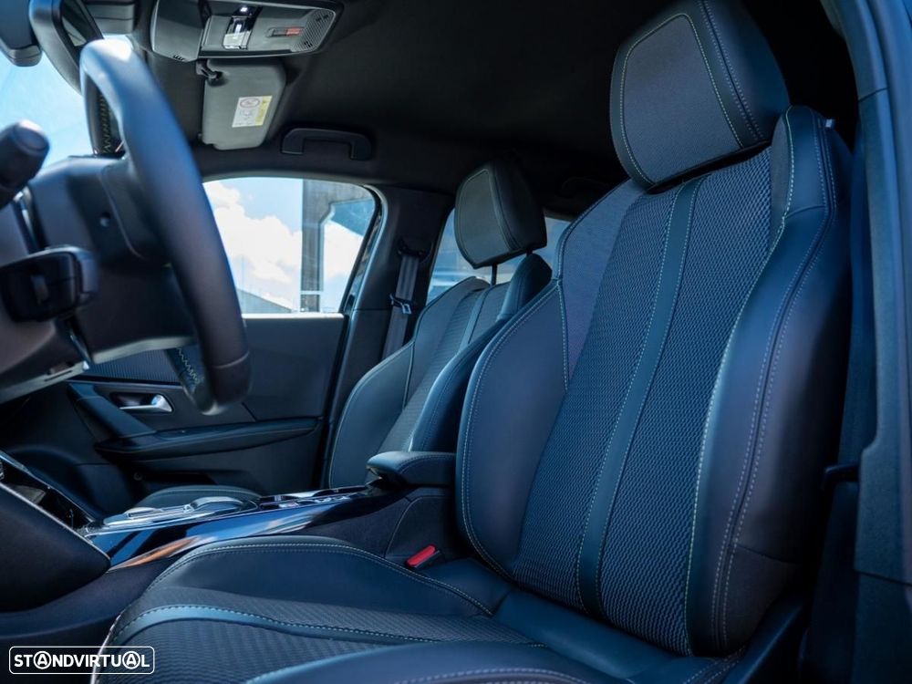Peugeot e-2008 54 kWh GT - 23