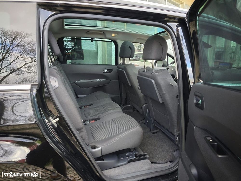 Peugeot 5008 1.6 E-HDi 7L Allure 2-Tronic 113g - 17